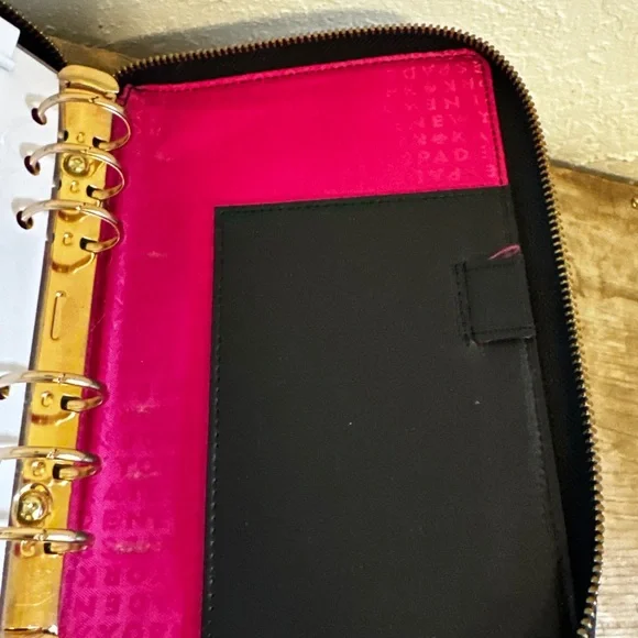 Kate Spade ♠️ Wessley Black Textured Wallet Organizer Planner - Picture 9 of 9